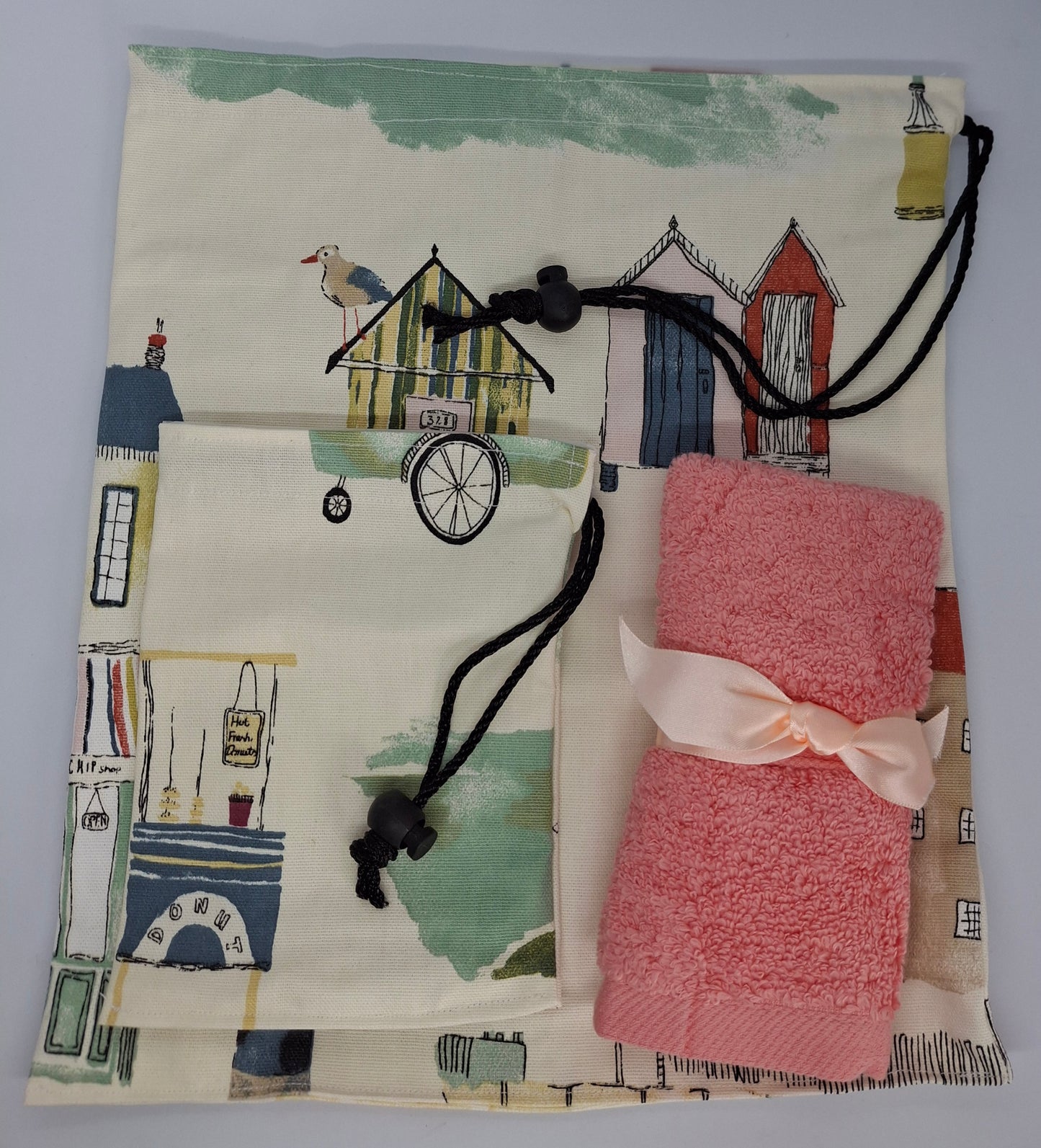 Town Scene Shower Cap & Wash Bag Gift Set