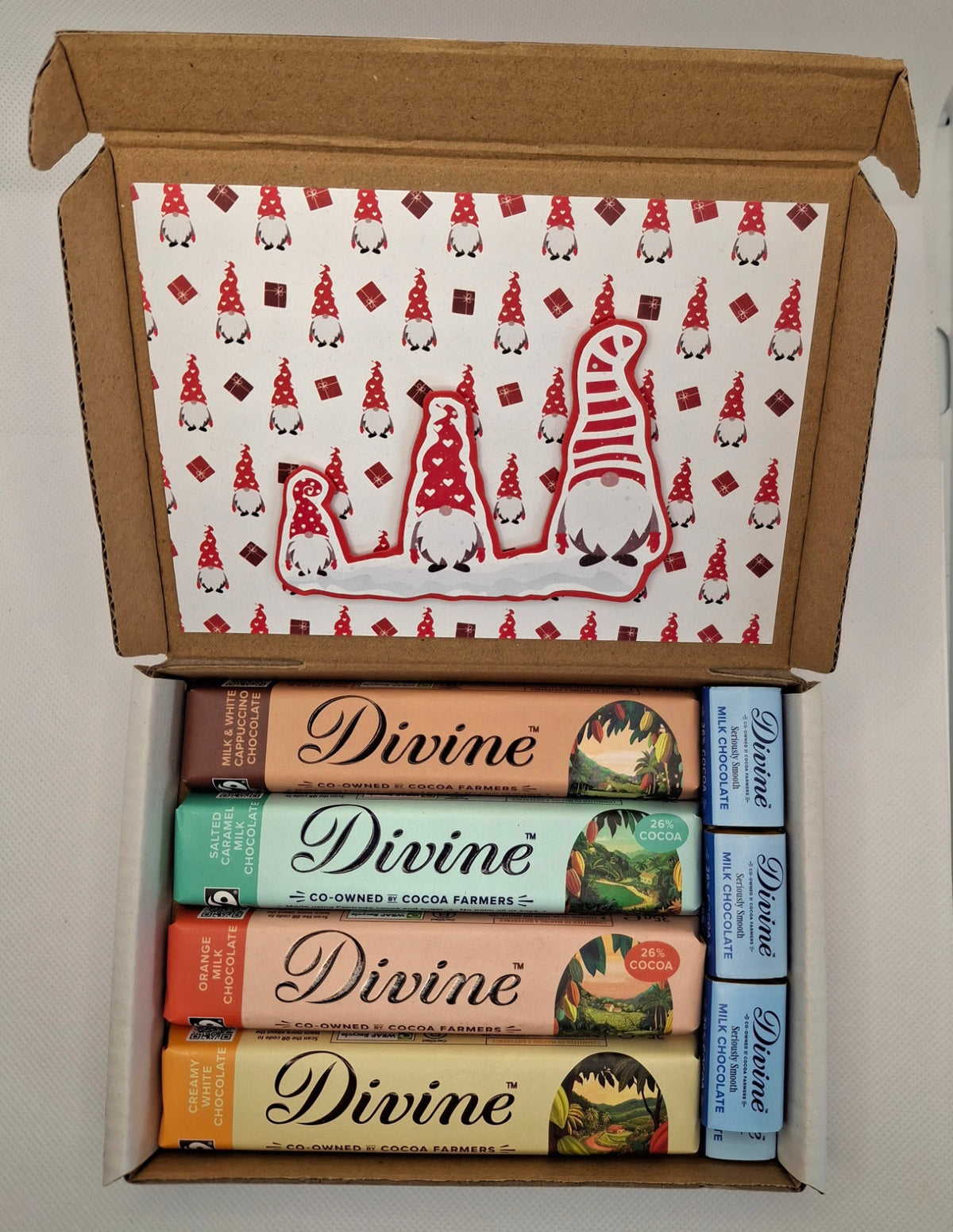 Gnome Christmas Divine Chocolate Gift Box – 4 Bars & 6 Minis