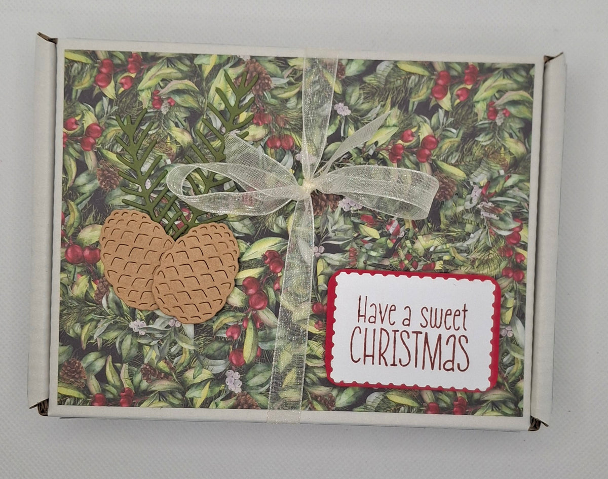 Traditional Foliage Christmas Divine Chocolate Gift Box – 4 Bars & 6 Minis