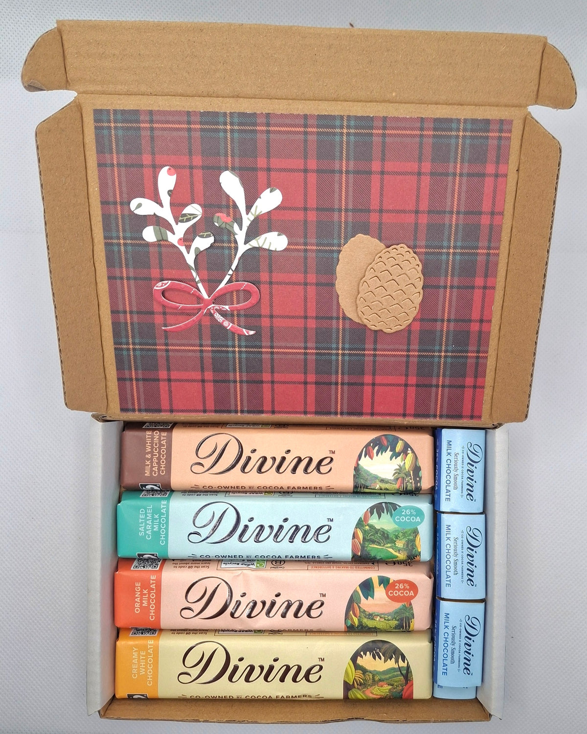Traditional Foliage Christmas Divine Chocolate Gift Box – 4 Bars & 6 Minis
