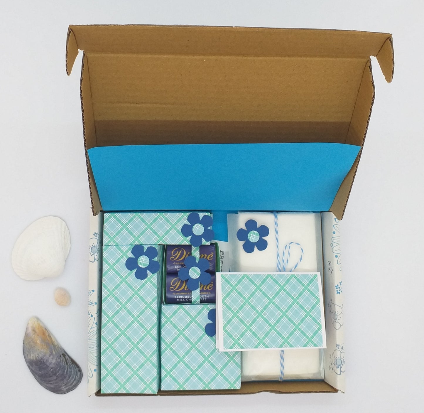 Pretty Little Treat Boxes - Choice of 3 Colours